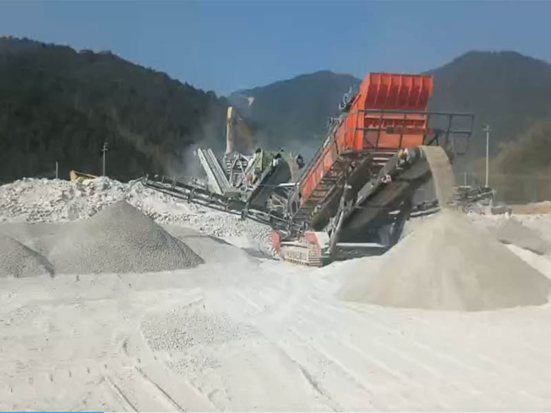 履帶式移動(dòng)破碎站 履帶式移動(dòng)破碎站