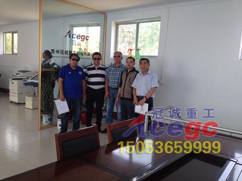 國外客戶參觀訂購洗沙機產品 國外客戶參觀訂購洗沙機產品